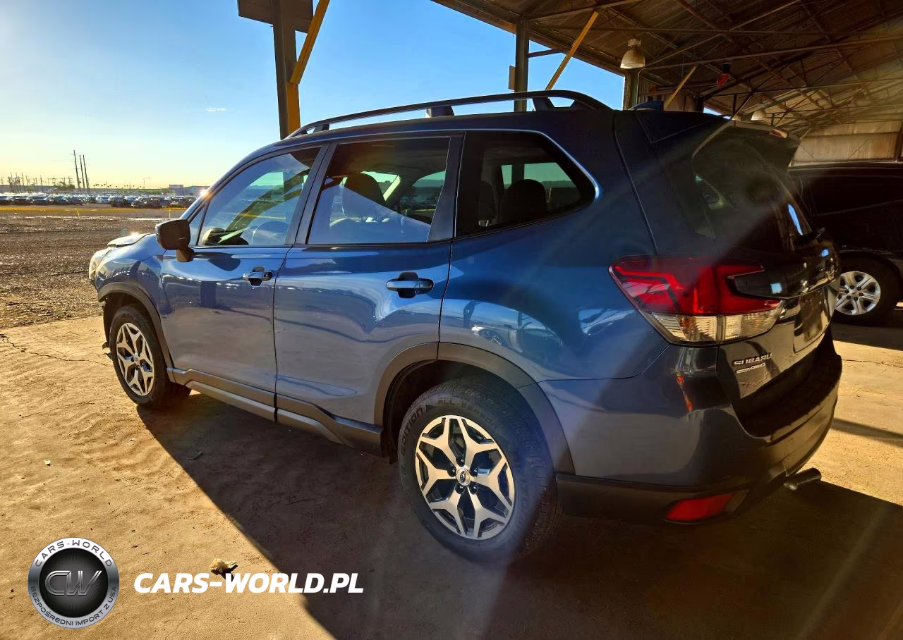 2022 Subaru Forester Premium VIN:JF2SKAEC1NH460435 - 2