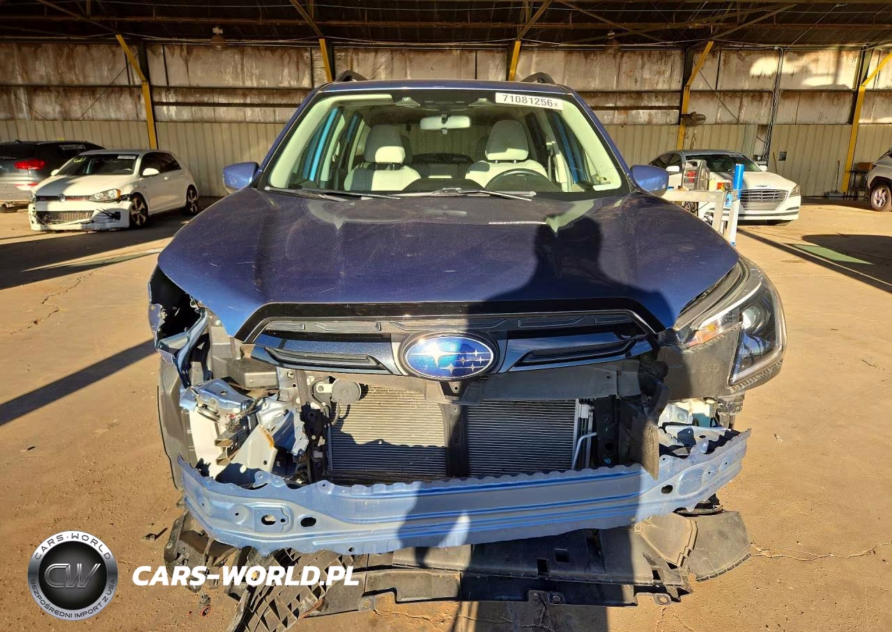 2022 Subaru Forester Premium VIN:JF2SKAEC1NH460435 - 5