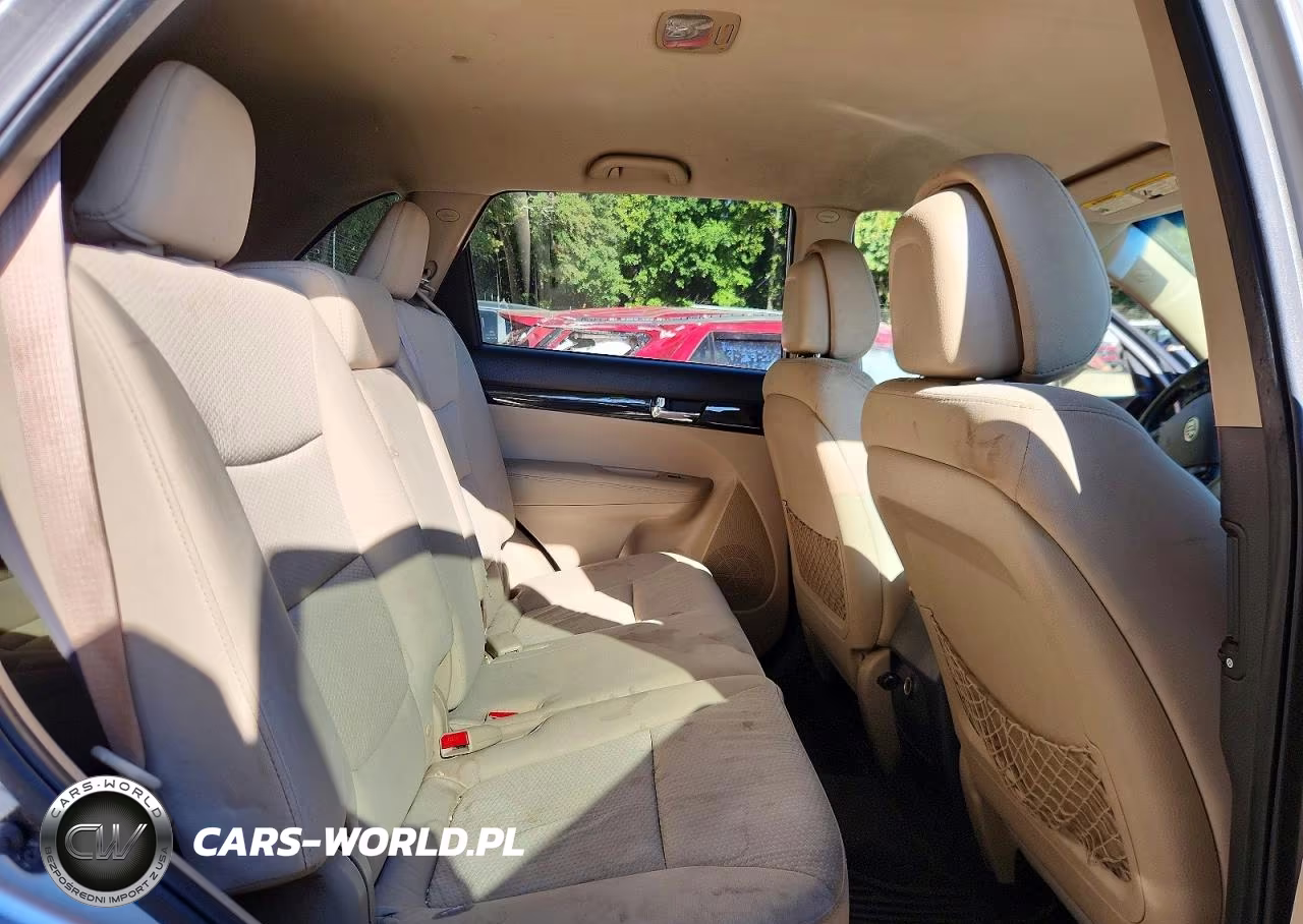 2012 Kia Sorento Lx VIN:5XYKT4A61CG285090 - 11
