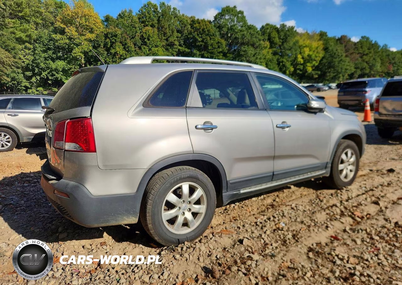2012 Kia Sorento Lx VIN:5XYKT4A61CG285090 - 3