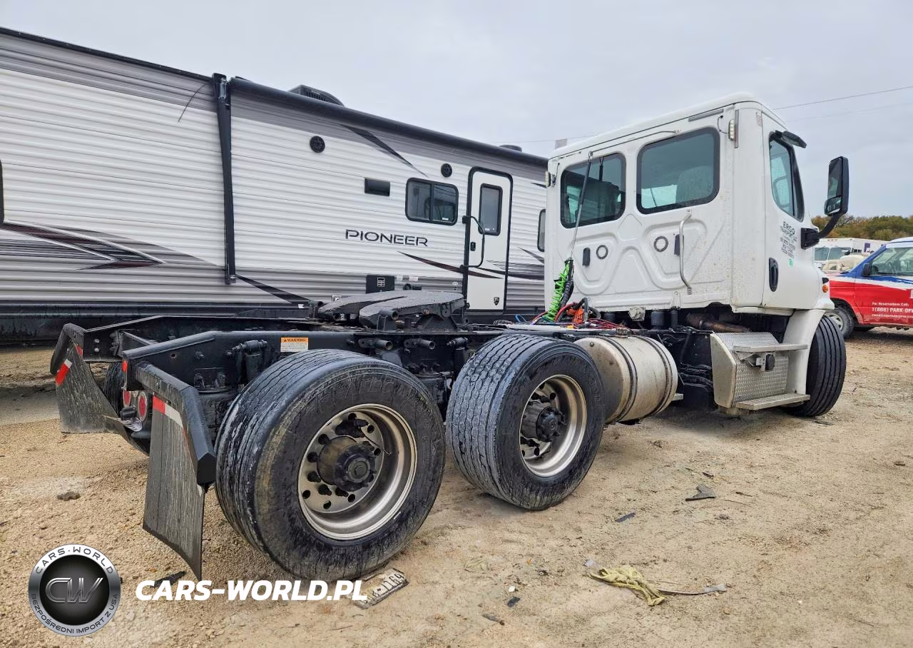 2019 Freightliner Cascadia VIN:1FUGGBDV0KLKK2236 - 3