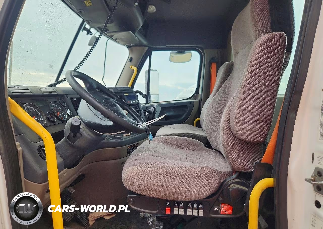 2019 Freightliner Cascadia VIN:1FUGGBDV0KLKK2236 - 7