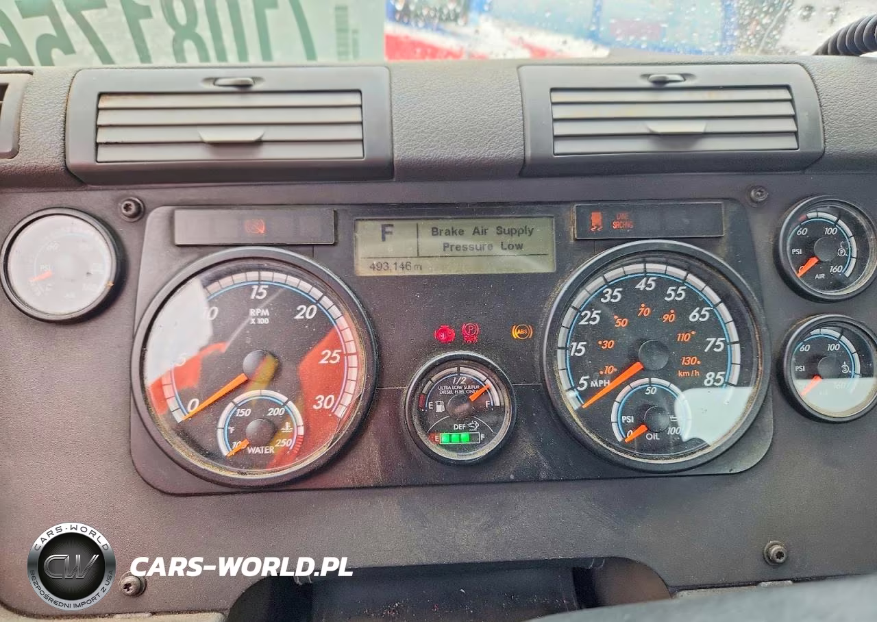 2019 Freightliner Cascadia VIN:1FUGGBDV0KLKK2236 - 9