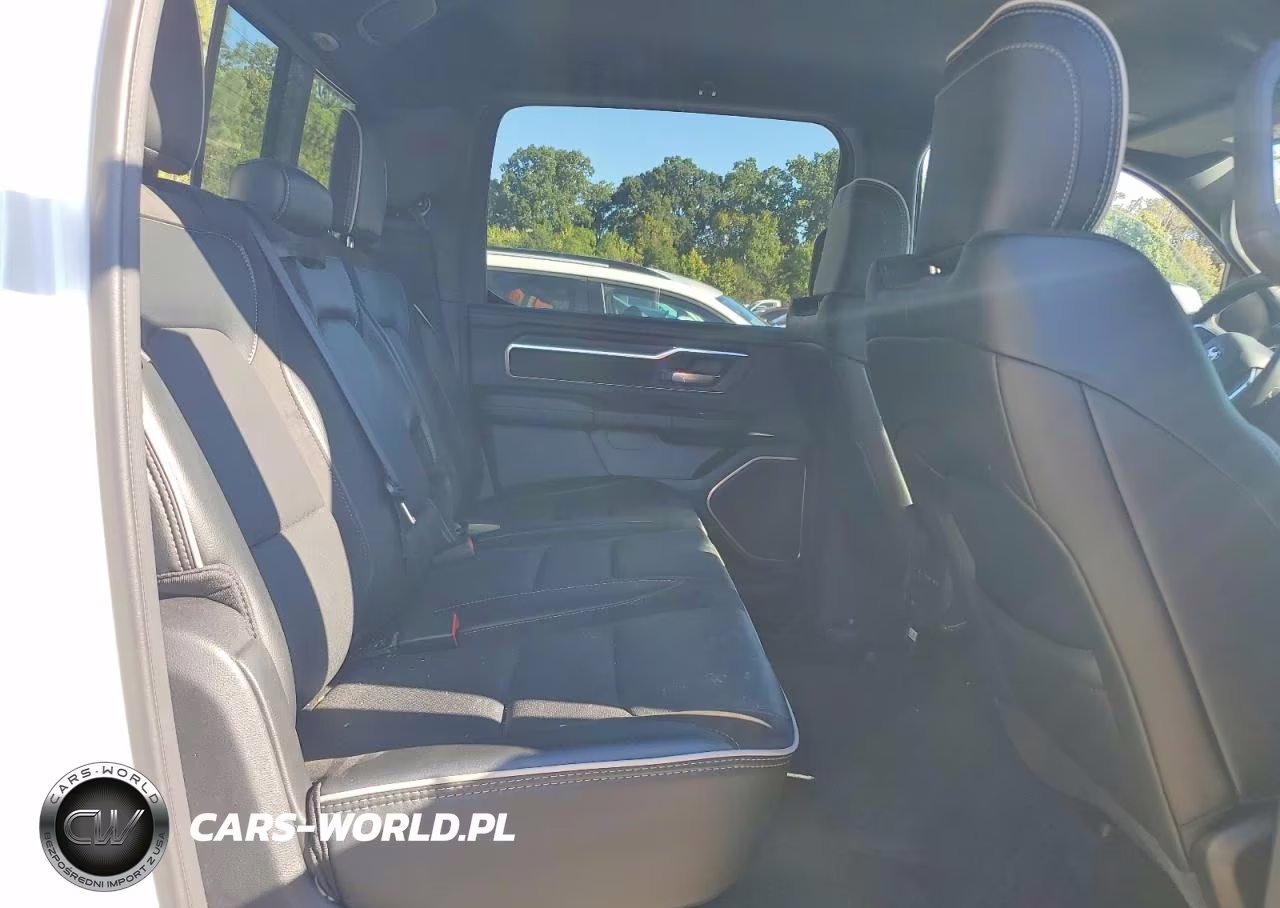 2026 Ram 1500 Laramie VIN:3C6SRFJP2T4175131 - 11