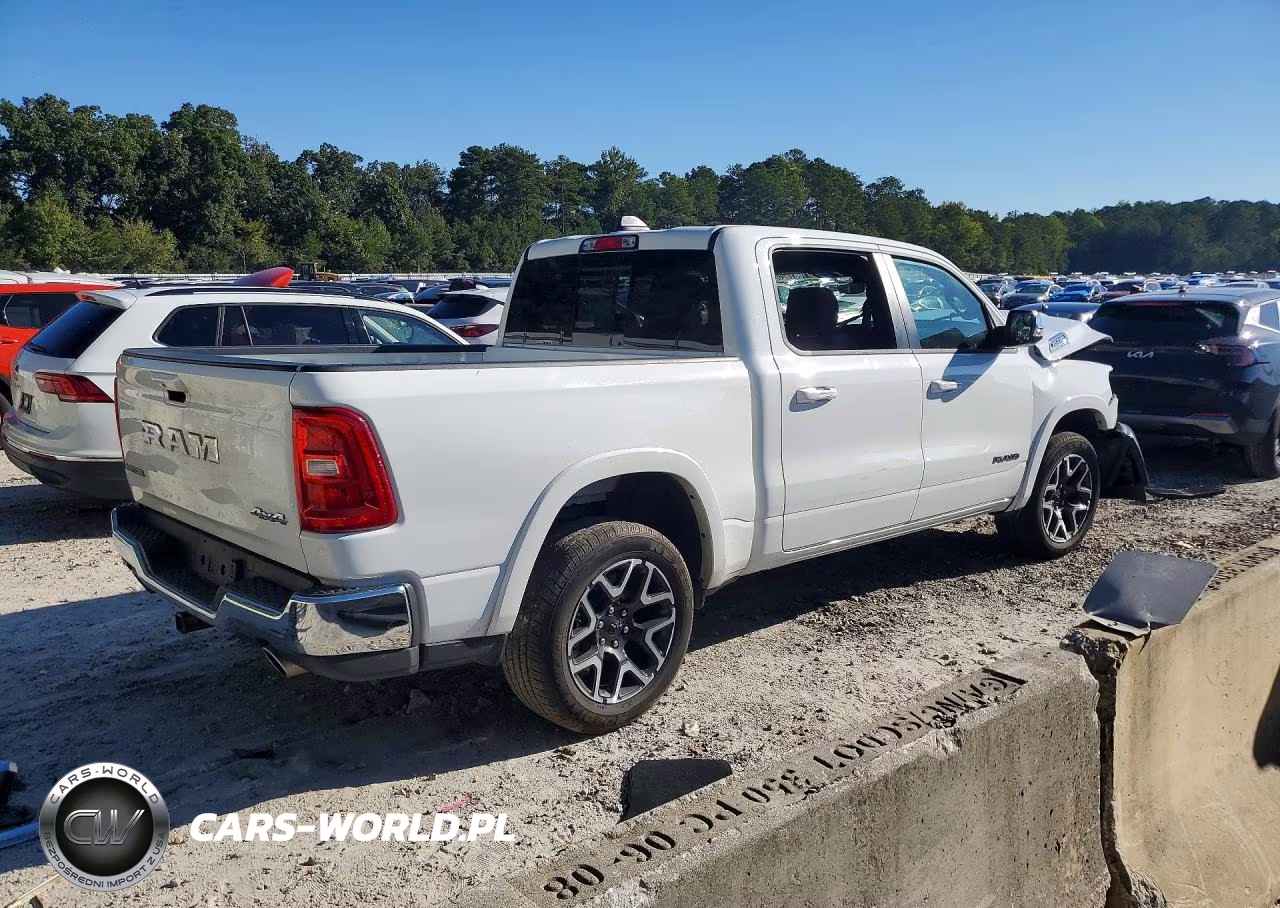 2026 Ram 1500 Laramie VIN:3C6SRFJP2T4175131 - 3