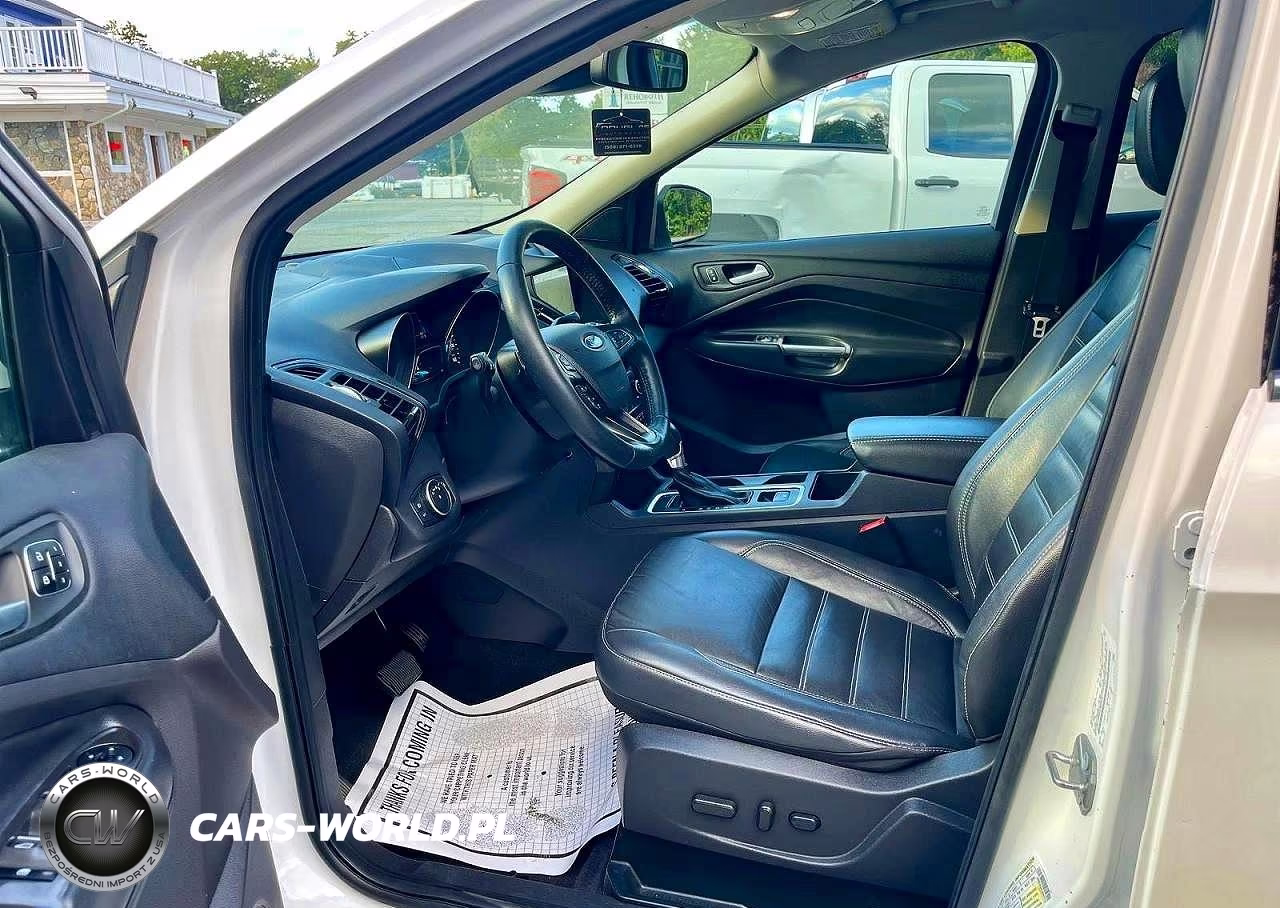2018 Ford Escape Titanium VIN:1FMCU0J94JUB97212 - 11
