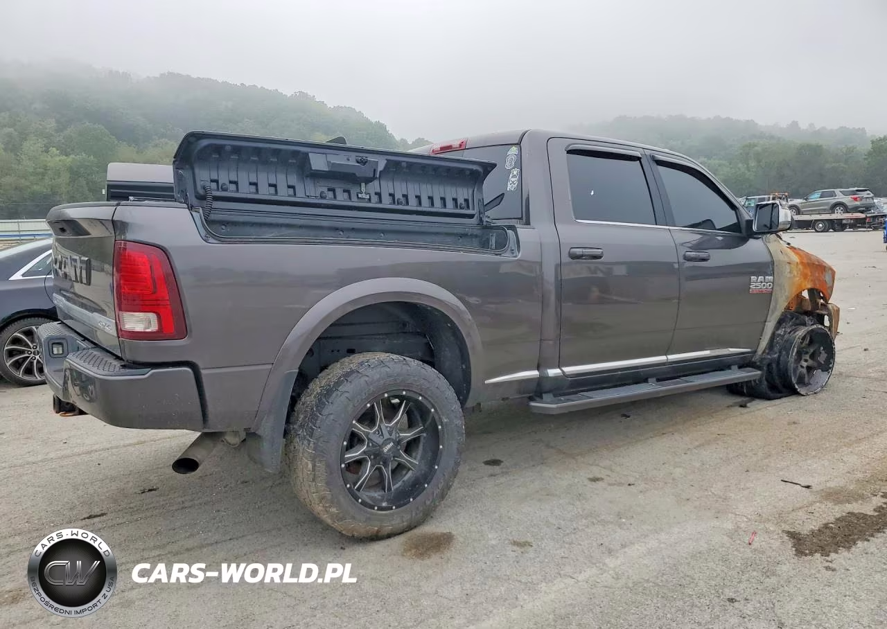 2018 Ram 2500 Longhorn VIN:3C6UR5GJ7JG109739 - 3