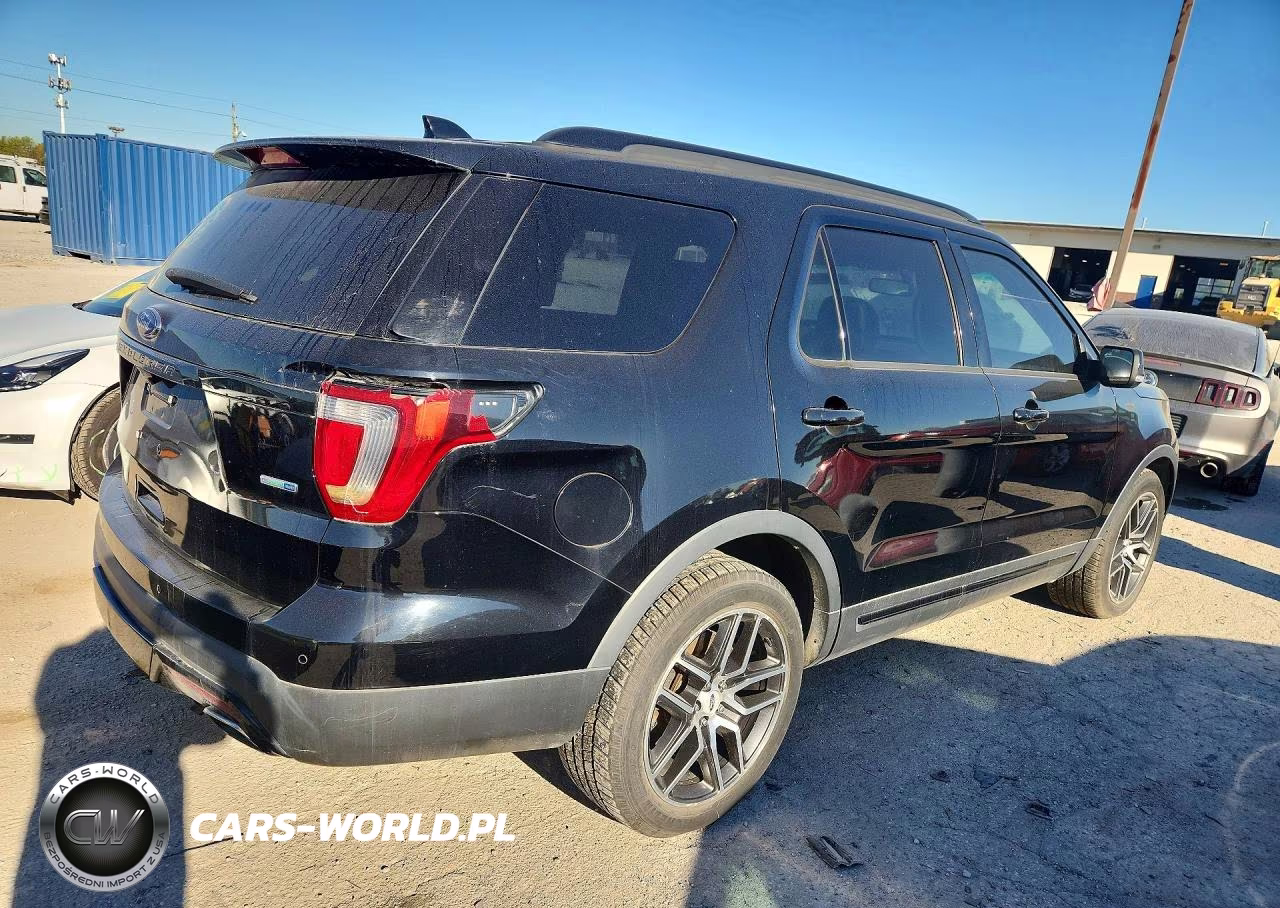 2016 Ford Explorer Sport VIN:1FM5K8GT5GGA42918 - 3
