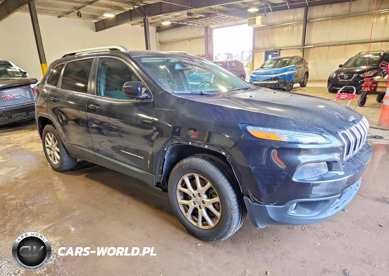2015 Jeep Cherokee Latitude VIN:1C4PJMCB2FW784588 - 4