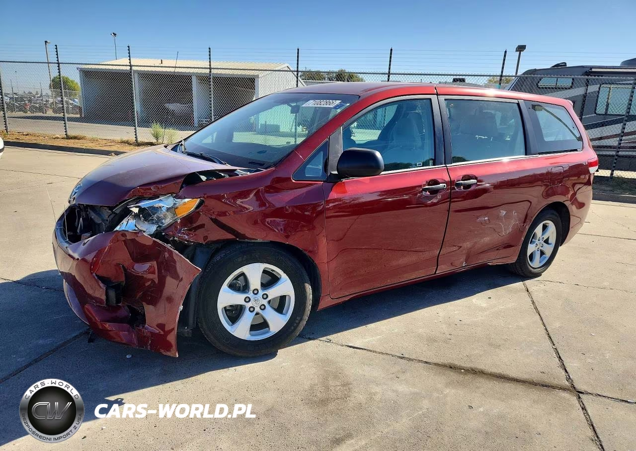 2013 Toyota Sienna L 7-Passenger