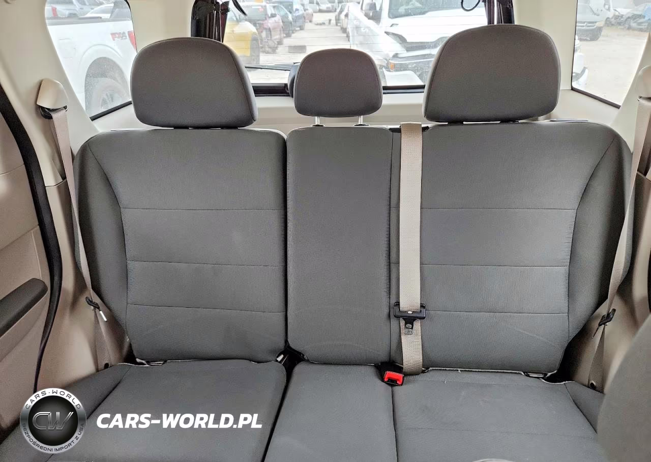 2010 Ford Escape Xls VIN:1FMCU0C77AKA09774 - 10