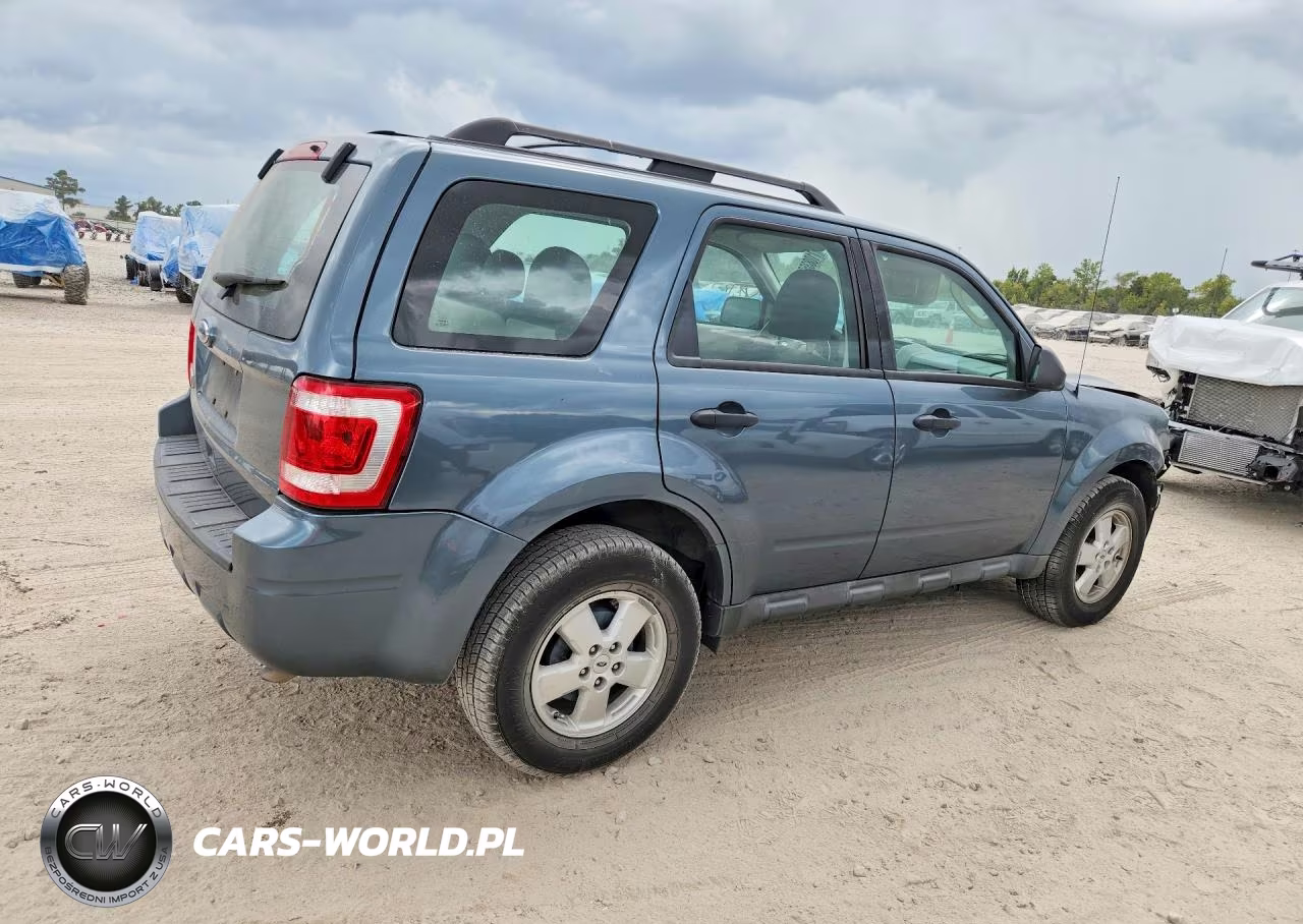 2010 Ford Escape Xls VIN:1FMCU0C77AKA09774 - 3