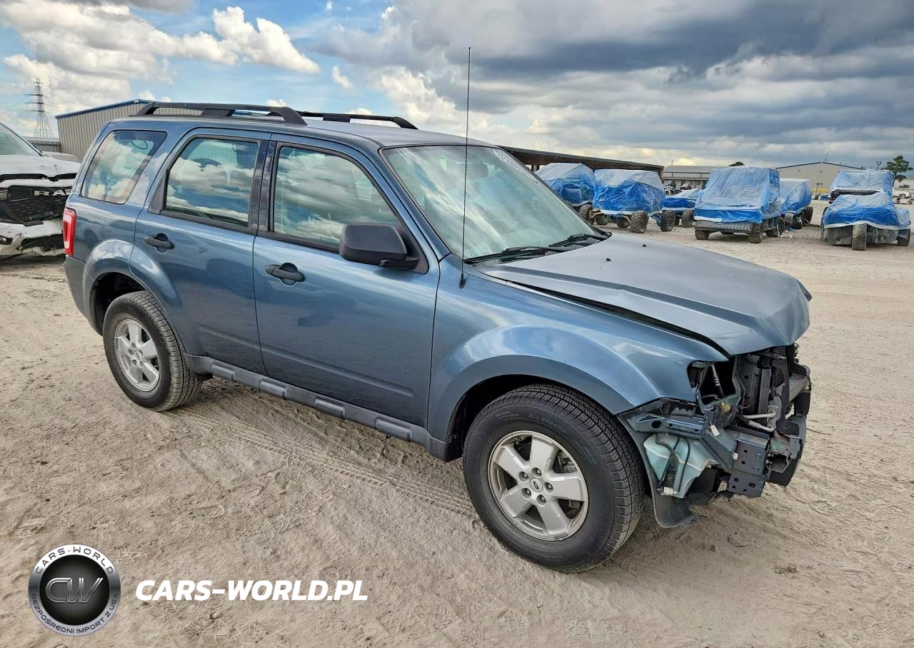 2010 Ford Escape Xls VIN:1FMCU0C77AKA09774 - 4