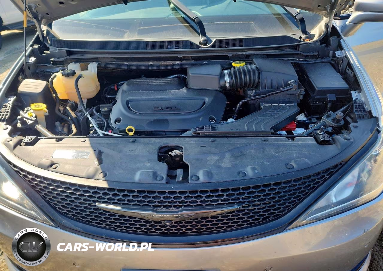 2020 Chrysler Pacifica Limited VIN:2C4RC1GGXLR240660 - 12