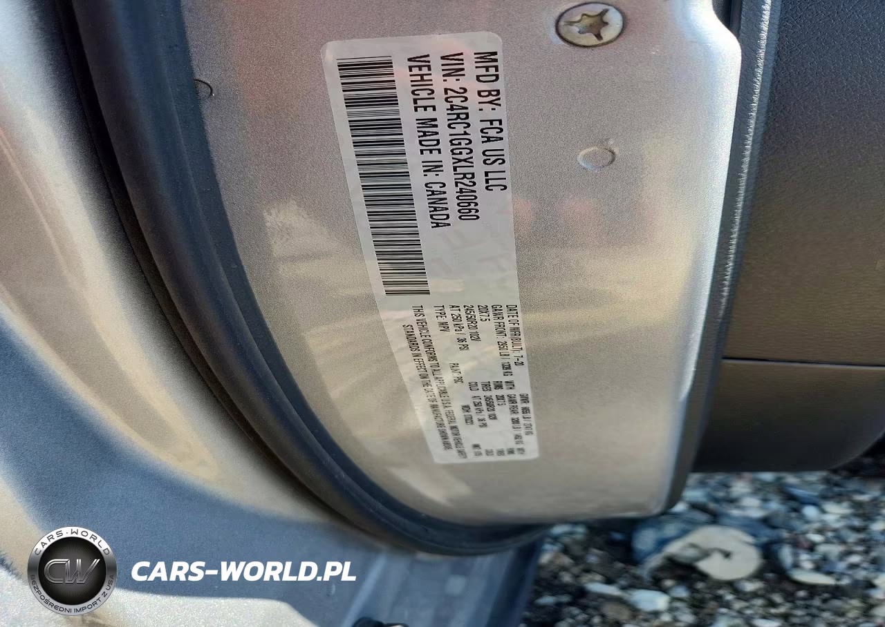 2020 Chrysler Pacifica Limited VIN:2C4RC1GGXLR240660 - 13