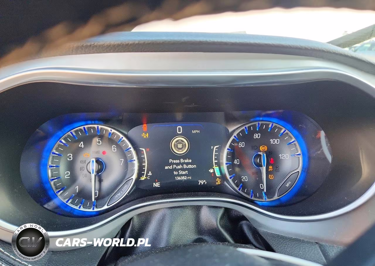2020 Chrysler Pacifica Limited VIN:2C4RC1GGXLR240660 - 9