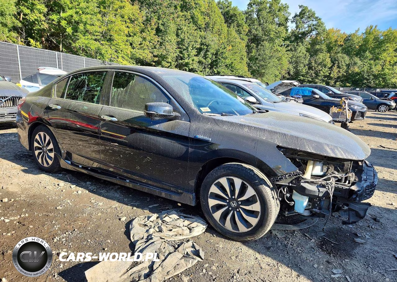 2017 Honda Accord Touring Hybrid VIN:JHMCR6F73HC011027 - 4