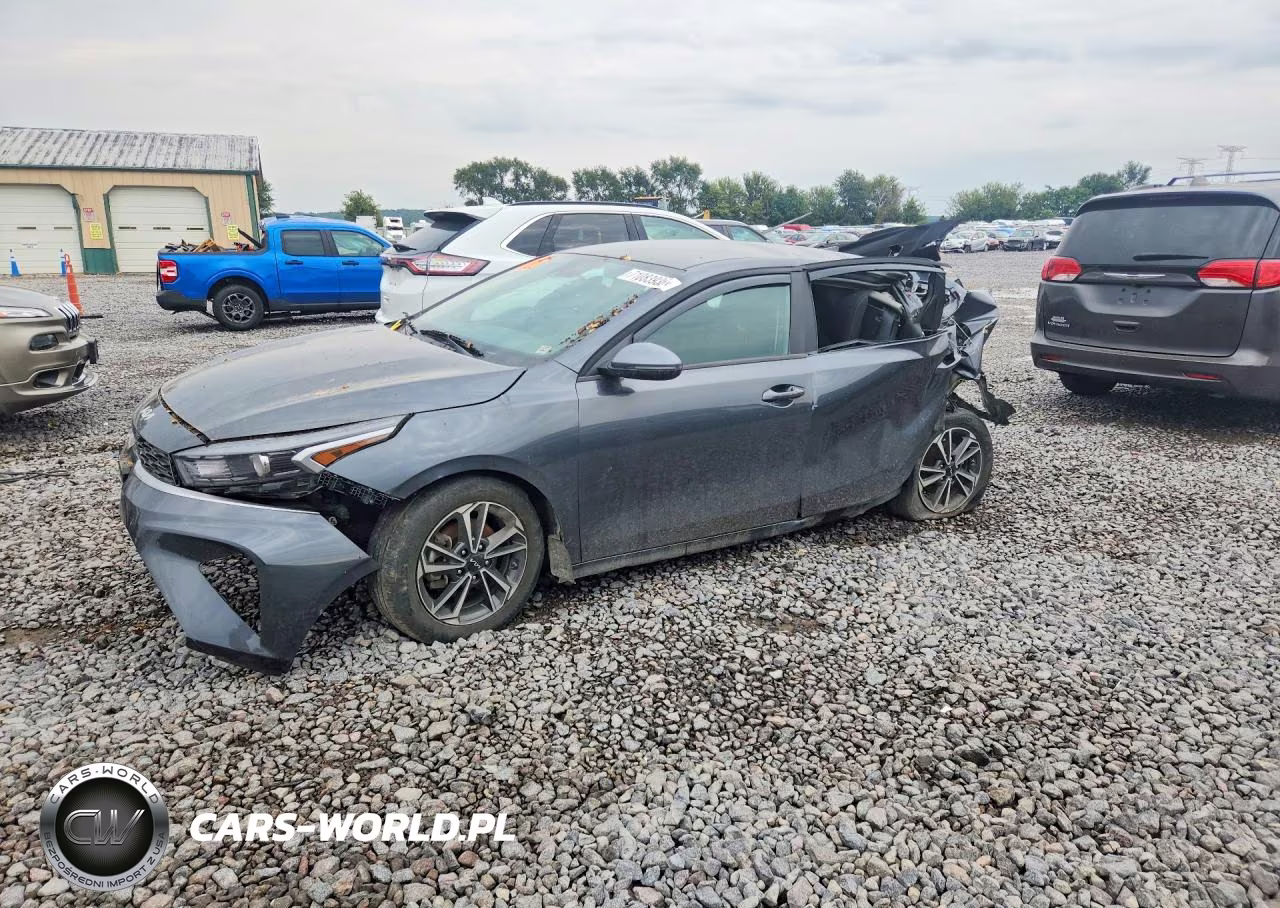 2024 Kia Forte Lxs