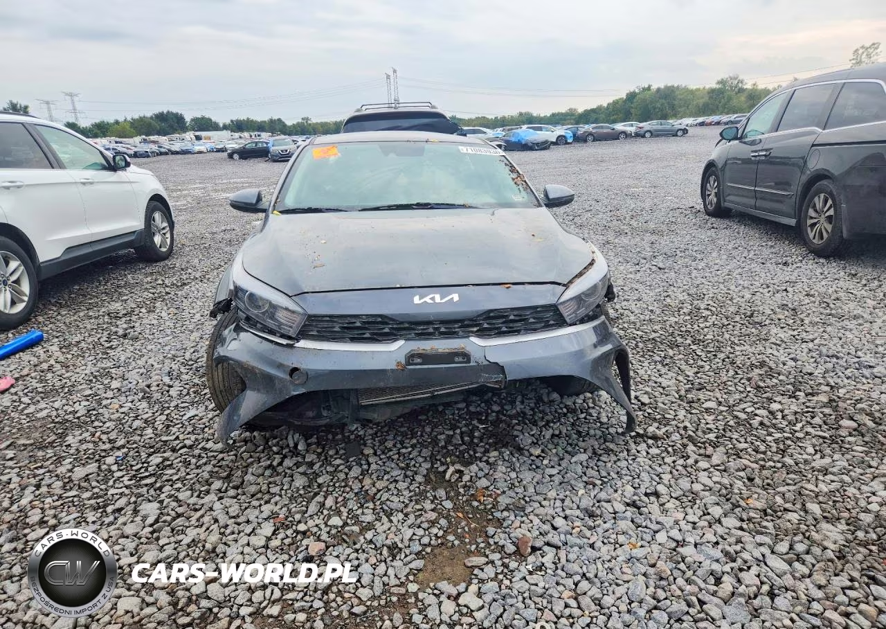 2024 Kia Forte Lxs VIN:3KPF24AD0RE824212 - 5
