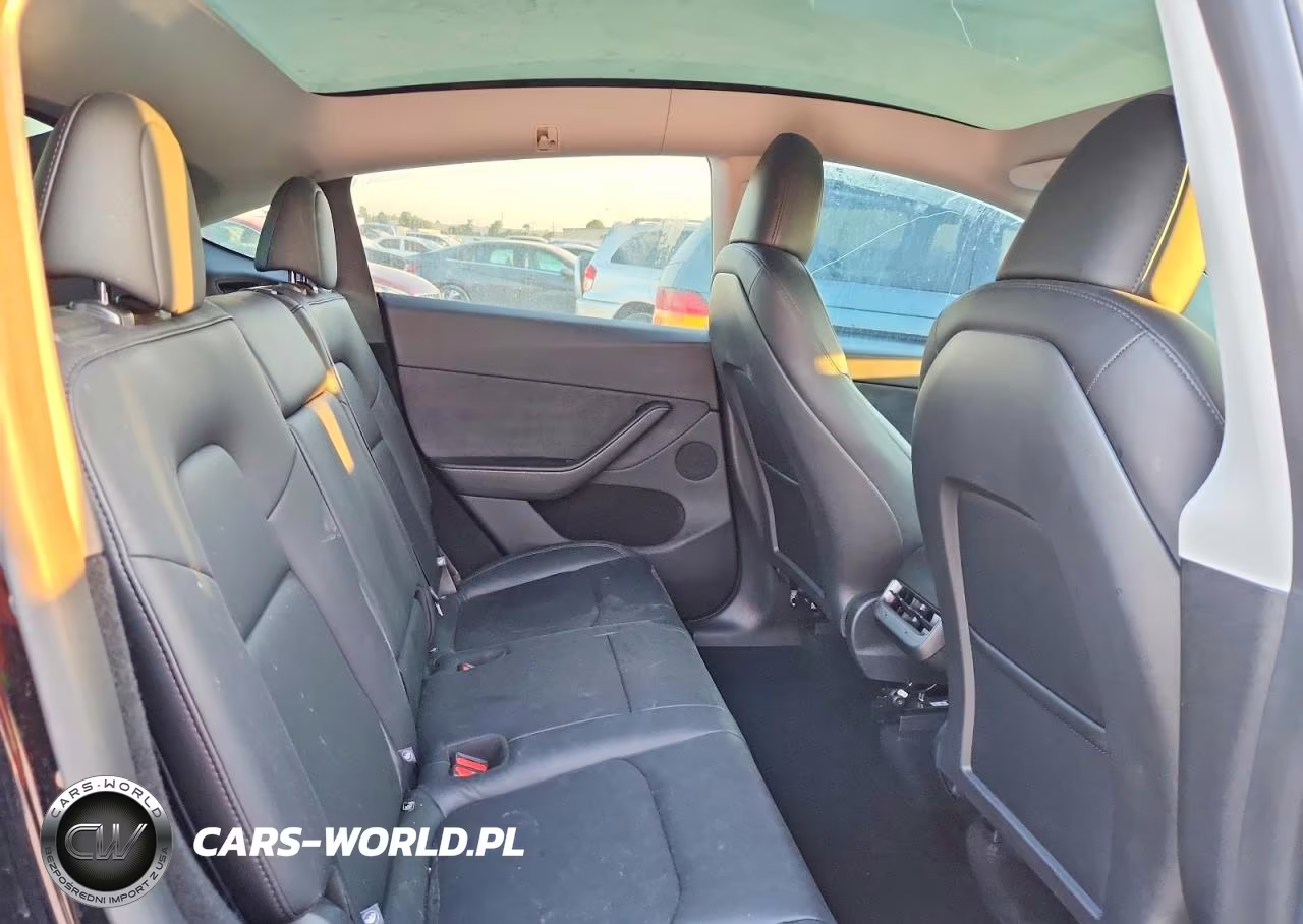 2025 Tesla Model Y VIN:7SAYGDED0SA375490 - 10
