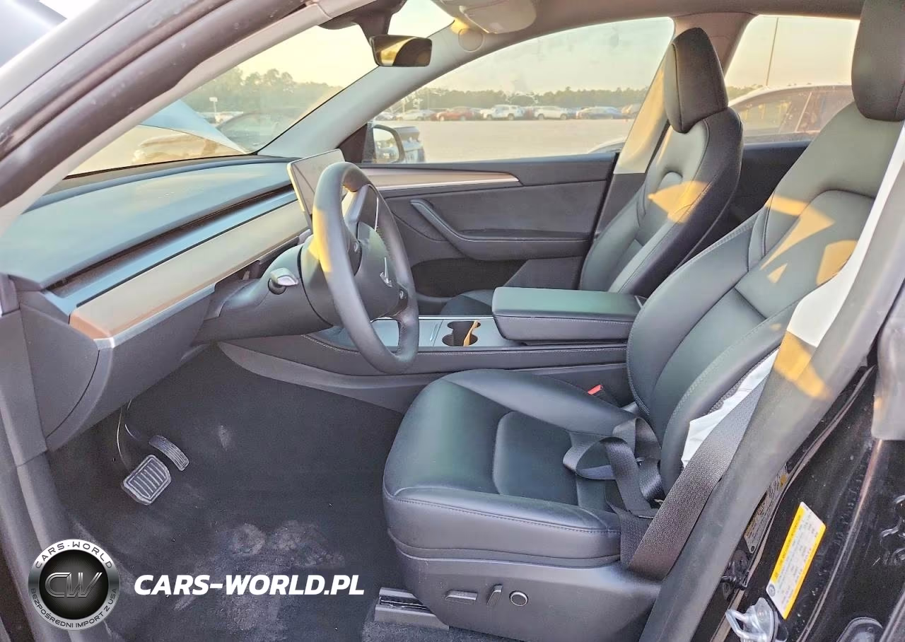 2025 Tesla Model Y VIN:7SAYGDED0SA375490 - 7