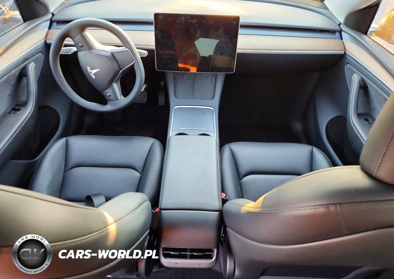 2025 Tesla Model Y VIN:7SAYGDED0SA375490 - 8