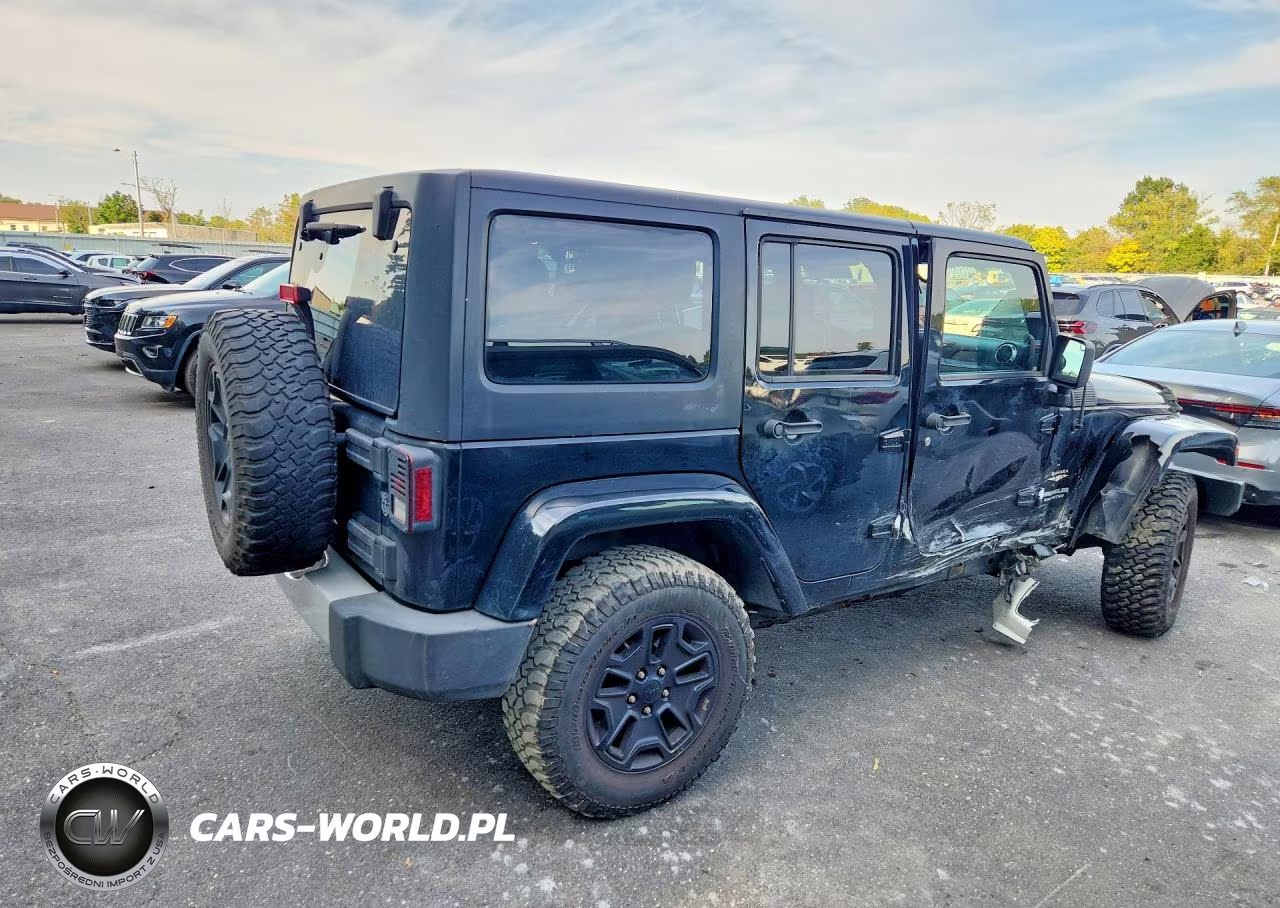 2012 Jeep Wrangler Unlimited Sahara VIN:1C4BJWEG5CL173448 - 3