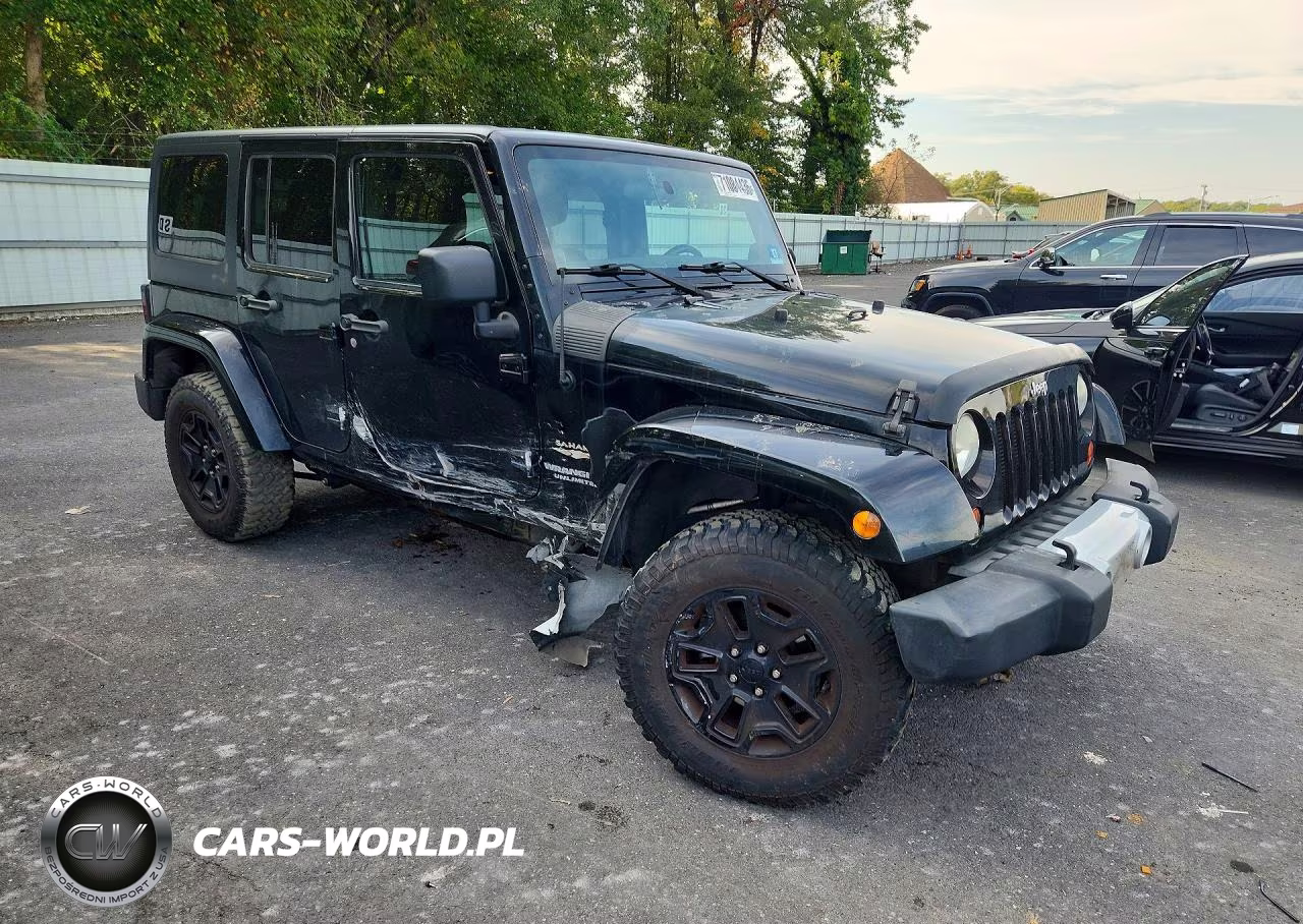 2012 Jeep Wrangler Unlimited Sahara VIN:1C4BJWEG5CL173448 - 4