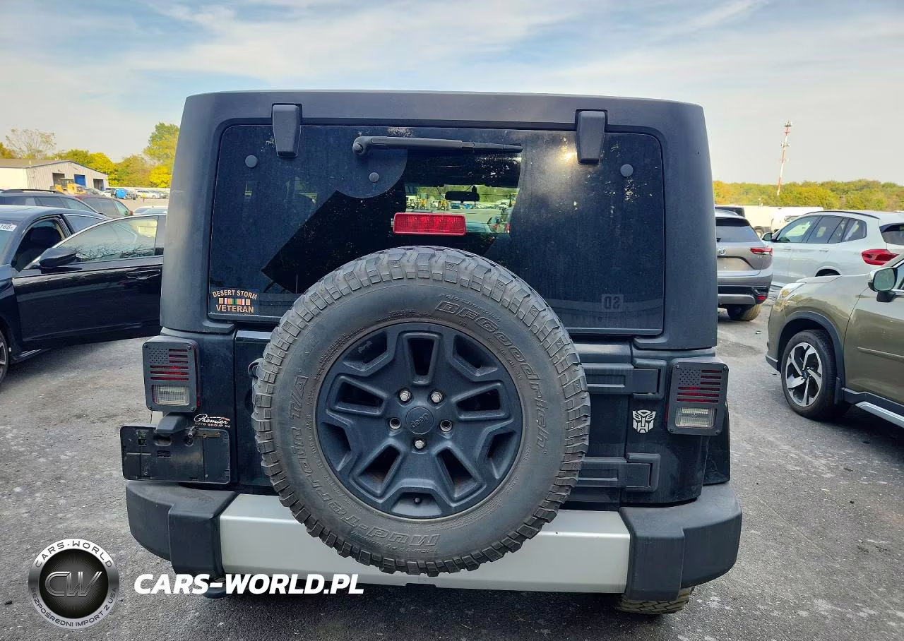 2012 Jeep Wrangler Unlimited Sahara VIN:1C4BJWEG5CL173448 - 6