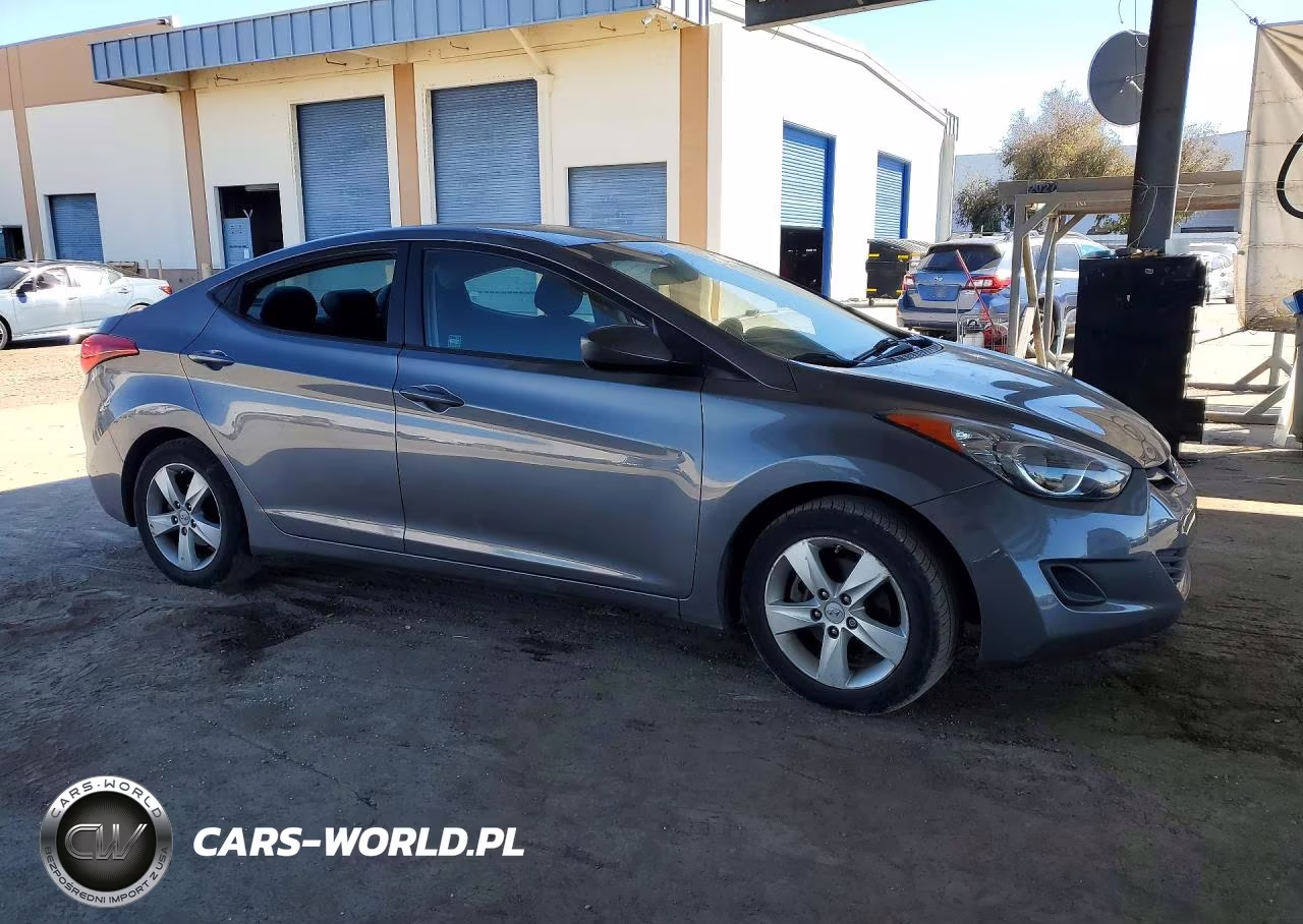 2011 Hyundai Elantra Gls VIN:5NPDH4AE1BH059463 - 4