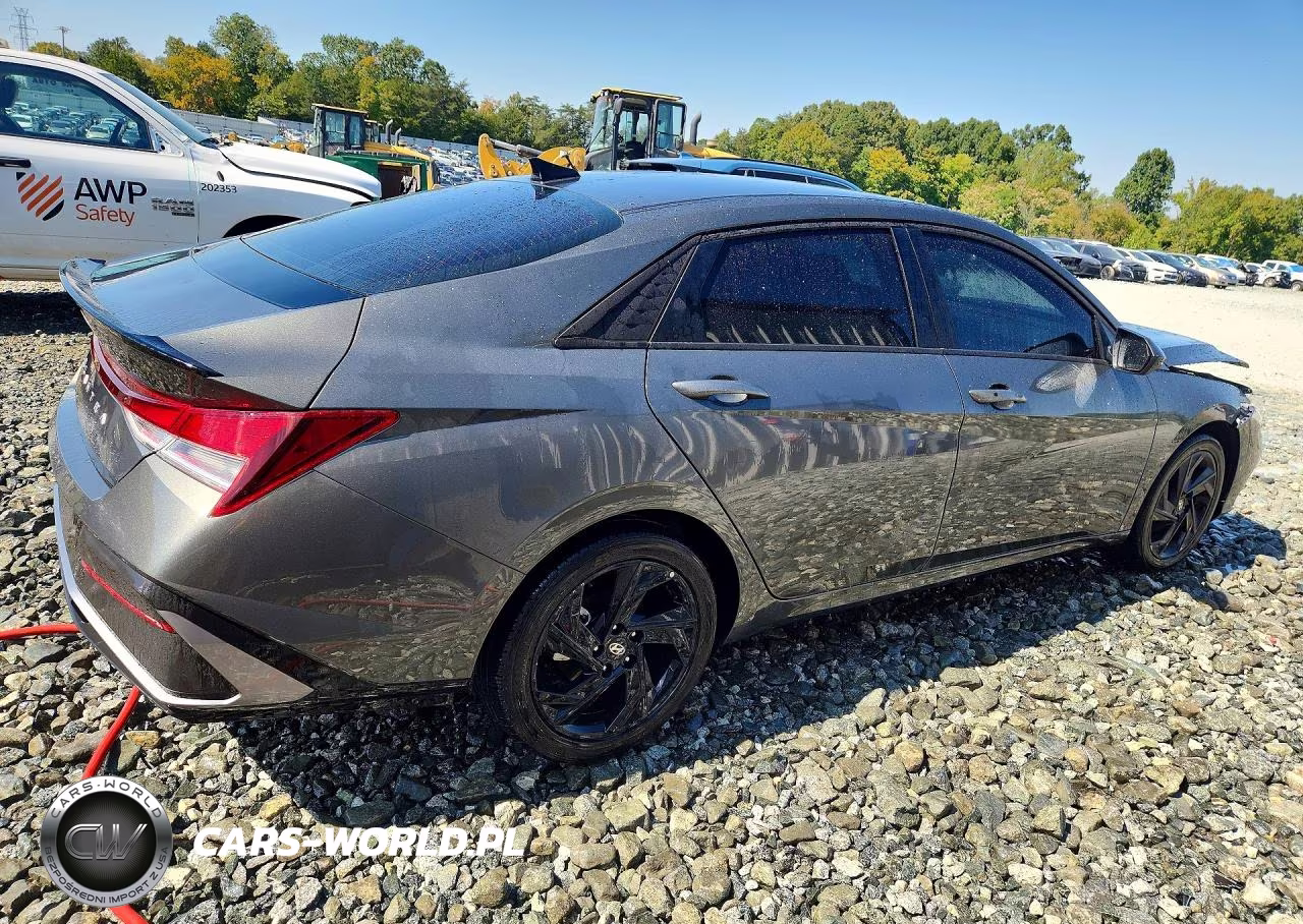 2026 Hyundai Elantra Sel Sport VIN:KMHLM4DG2TU166979 - 3