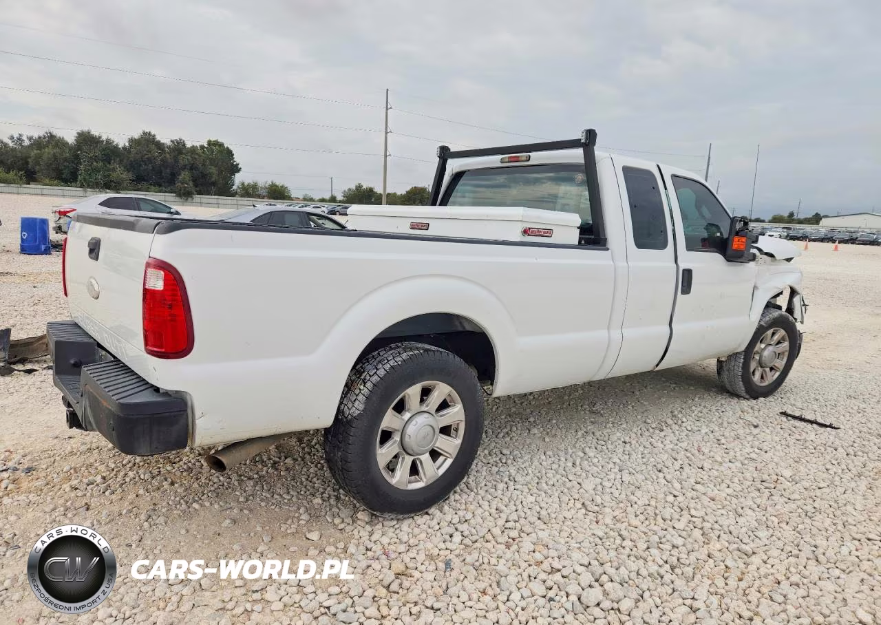 2011 Ford F250 Super Duty VIN:1FT7X2A63BED12635 - 3