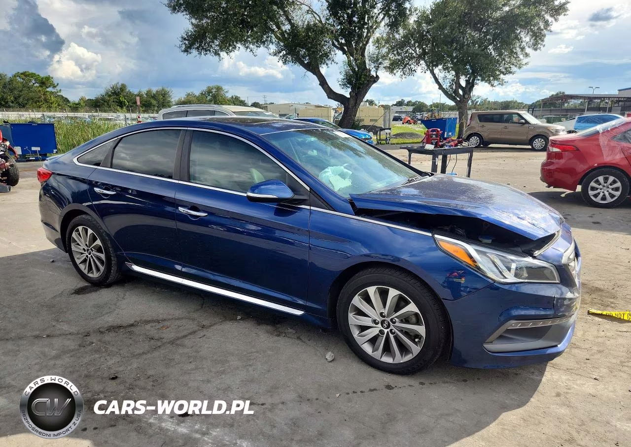 2016 Hyundai Sonata Sport VIN:5NPE34AF5GH370364 - 4