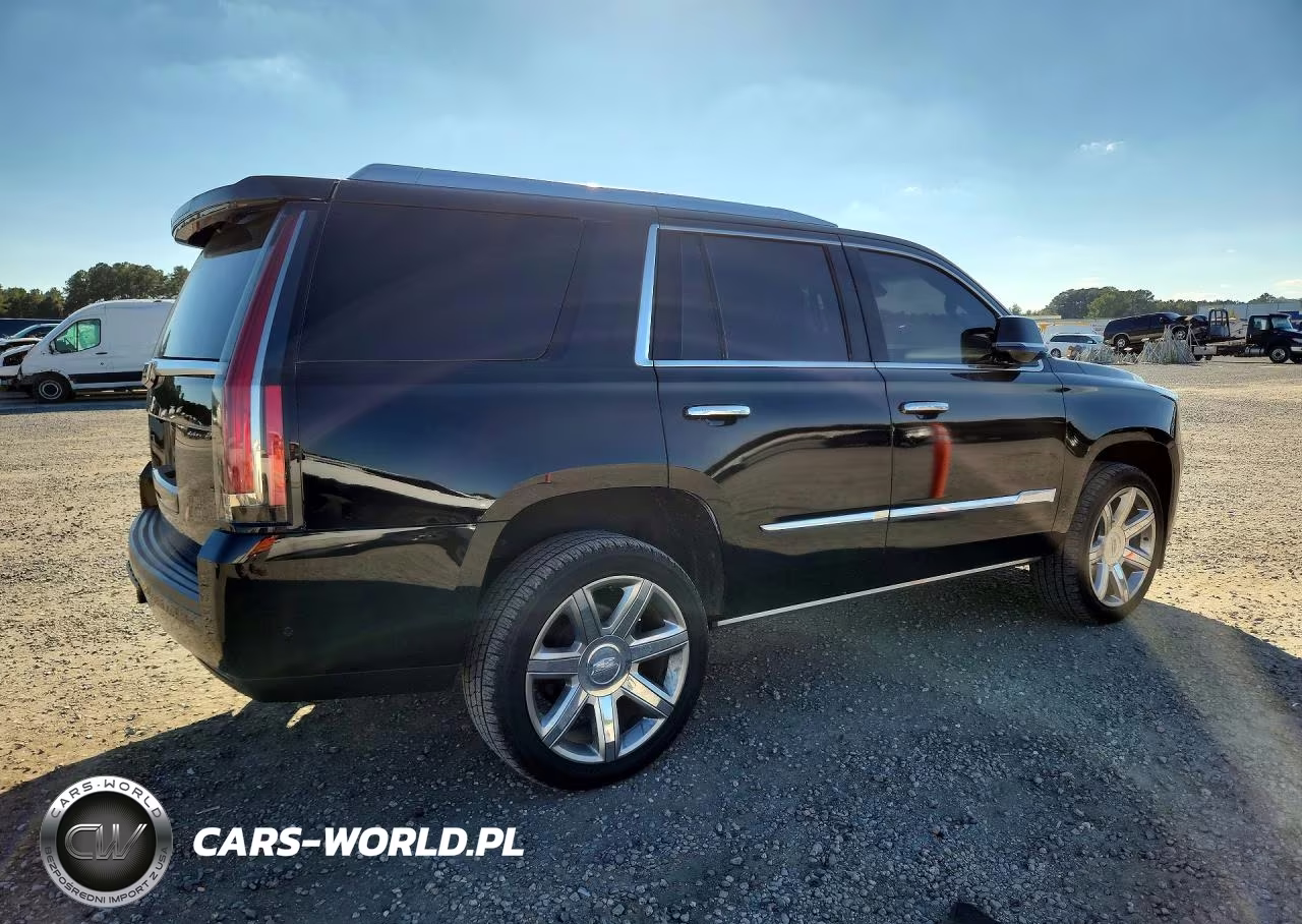 2018 Cadillac Escalade Luxury VIN:1GYS3BKJ2JR104451 - 3