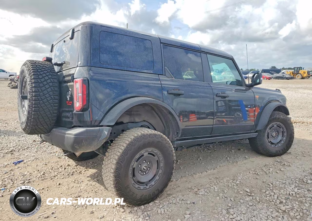 2024 Ford Bronco Badlands VIN:1FMEE9BP4RLB14032 - 3