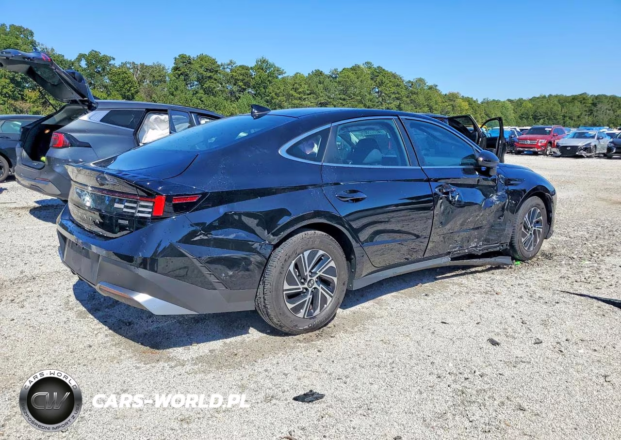 2026 Hyundai Sonata Hybrid Blue VIN:KMHL24JJ7TA157900 - 3