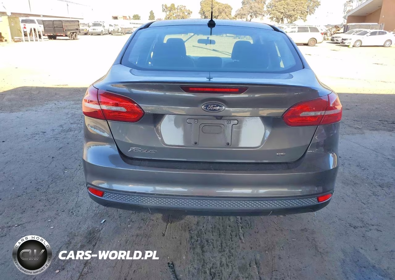 2016 Ford Focus Se VIN:1FADP3F27GL254634 - 6