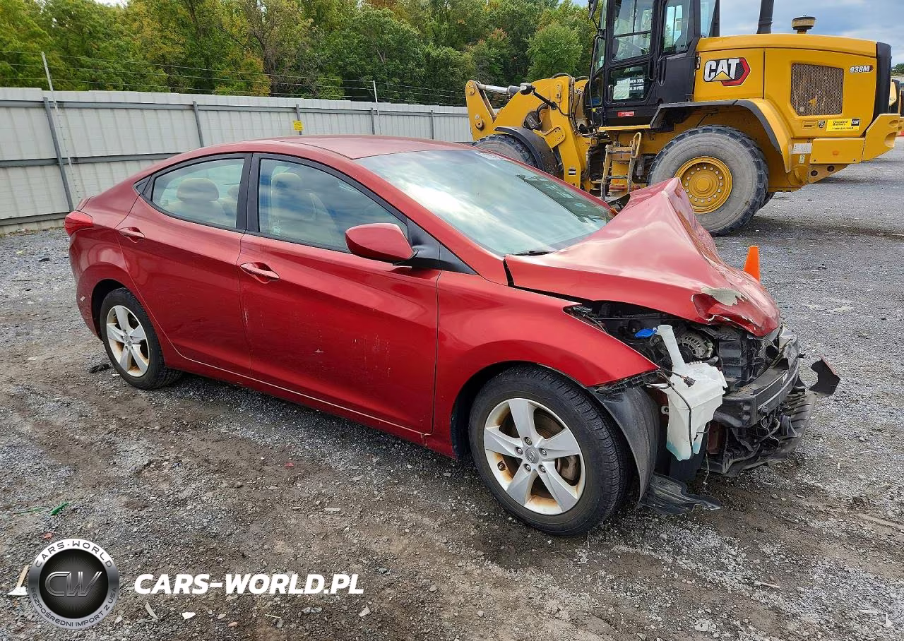 2013 Hyundai Elantra Gls VIN:5NPDH4AE5DH315994 - 4