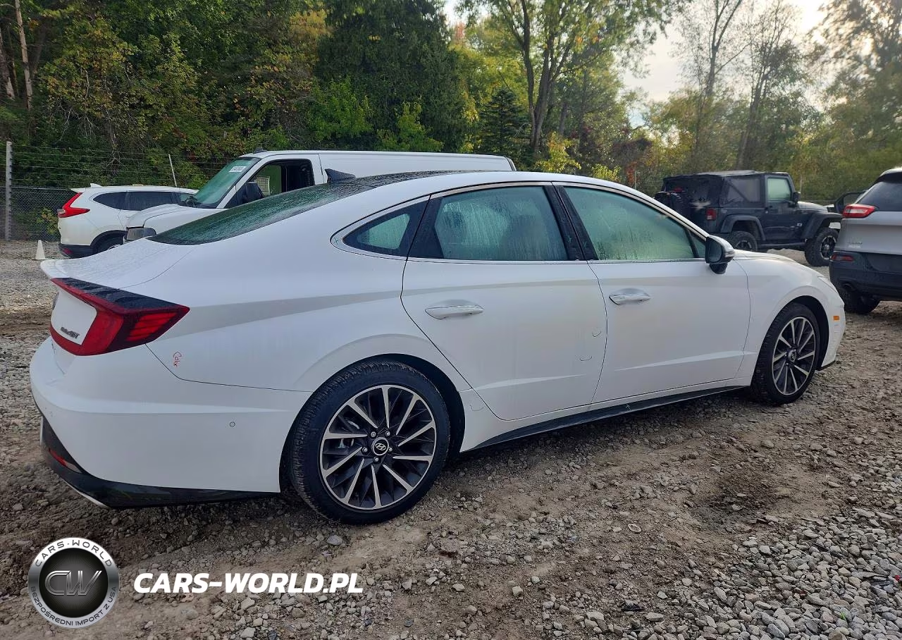 2023 Hyundai Sonata Limited VIN:KMHL34J28PA318136 - 3