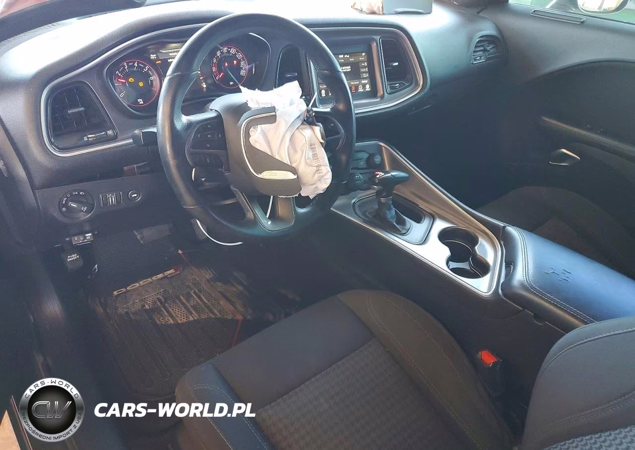 2019 Dodge Challenger Sxt VIN:2C3CDZAG8KH535016 - 8