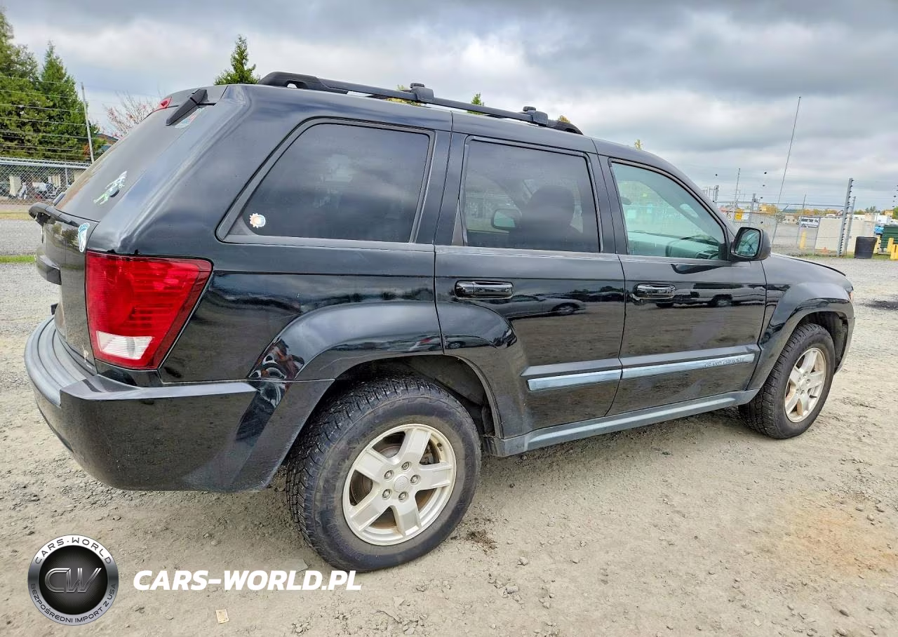 2007 Jeep Grand Cherokee Laredo VIN:1J8GR48K57C518107 - 3