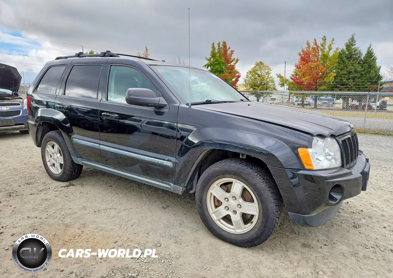 2007 Jeep Grand Cherokee Laredo VIN:1J8GR48K57C518107 - 4