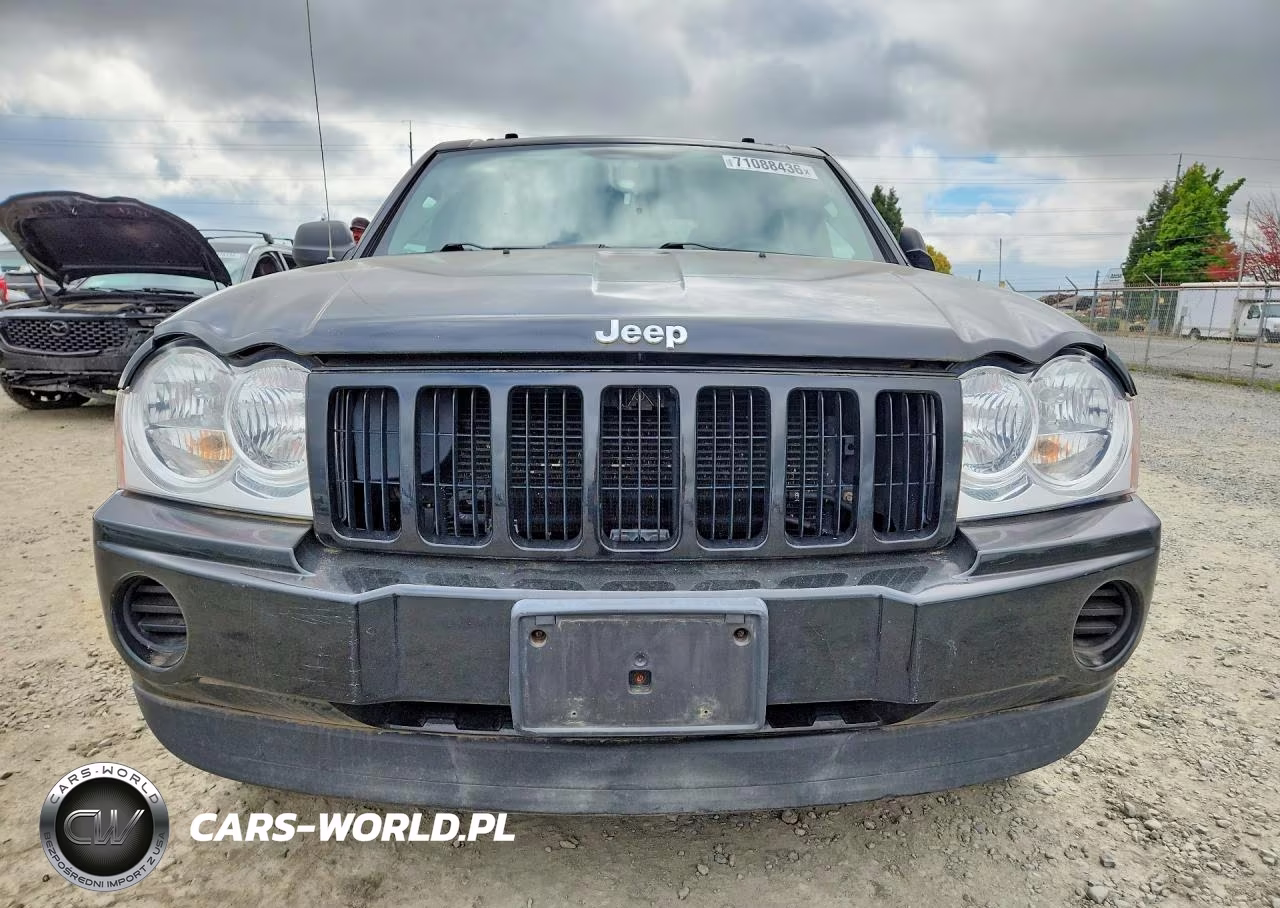 2007 Jeep Grand Cherokee Laredo VIN:1J8GR48K57C518107 - 5