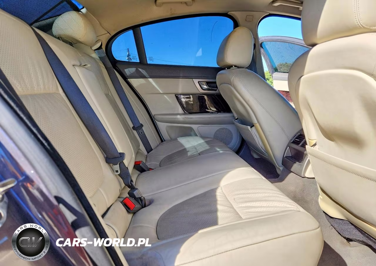 2009 Jaguar Xf Supercharged VIN:SAJWA07C291R12001 - 10