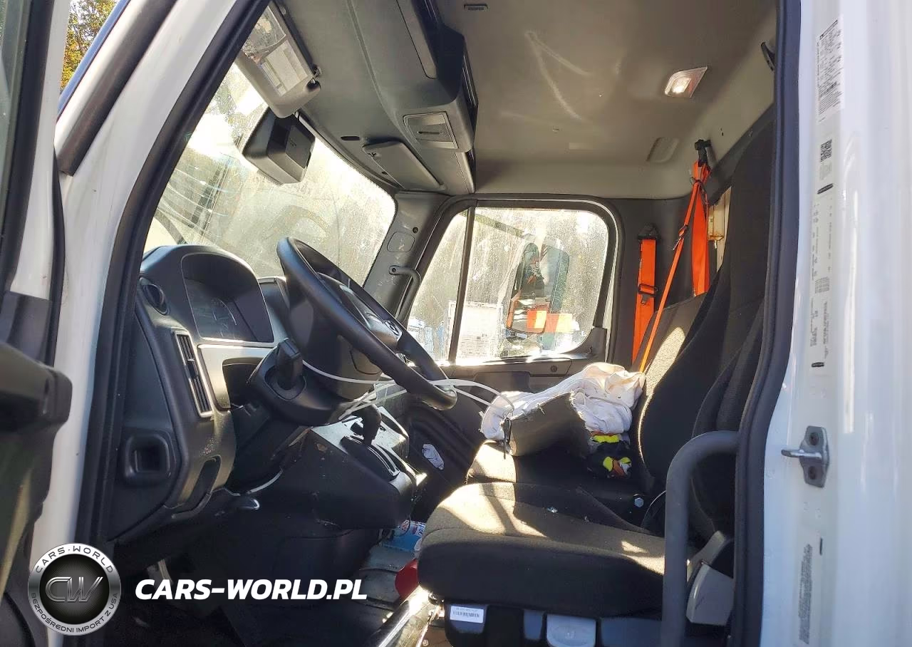 2025 Freightliner Business Class M2 Refrigerated Box Truck VIN:1FVACWFC1SHVT7775 - 7