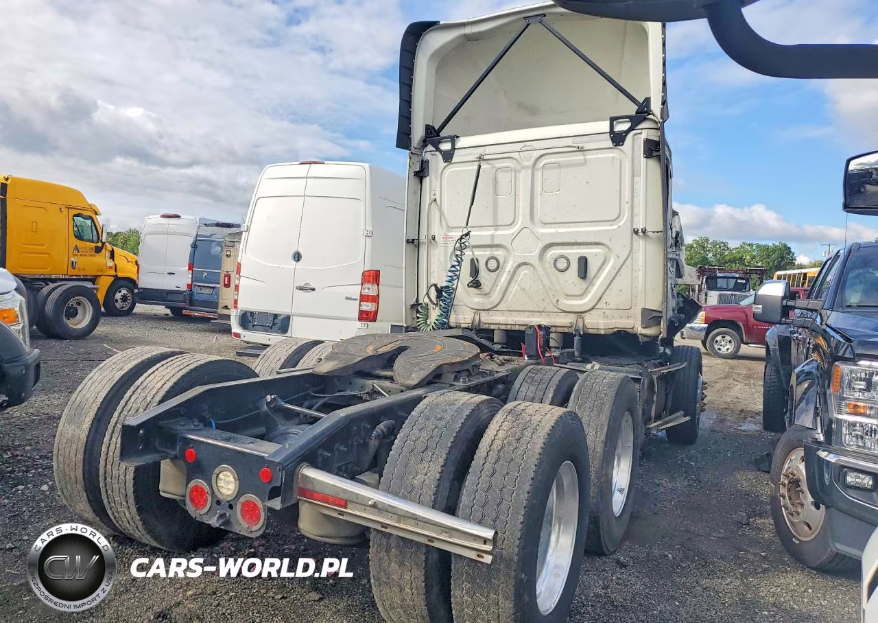 2023 Freightliner Cascadia 126 Semi Truck VIN:3AKJHLDR8PDUG2030 - 3