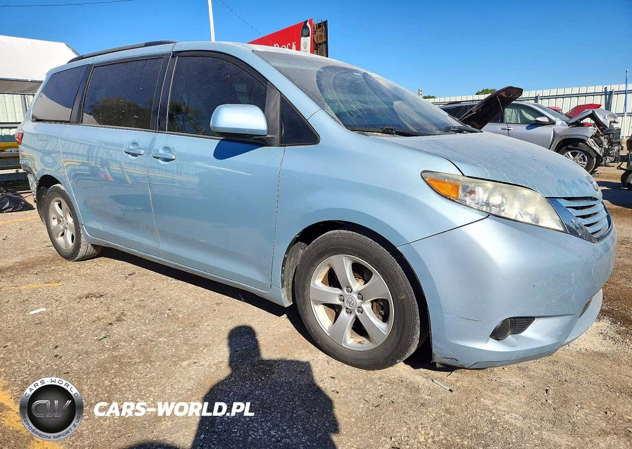 2015 Toyota Sienna Le VIN:5TDKK3DC4FS595420 - 4