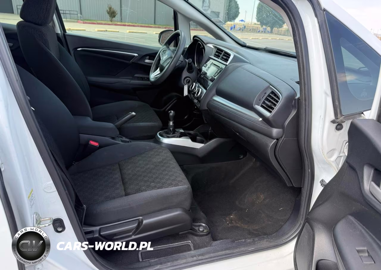 2015 Honda Fit Lx VIN:3HGGK5G56FM728615 - 5