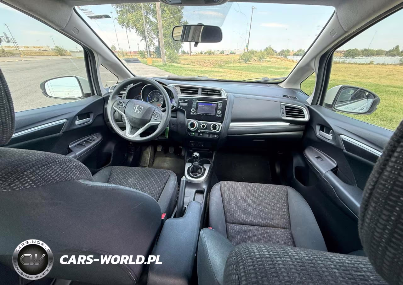 2015 Honda Fit Lx VIN:3HGGK5G56FM728615 - 9