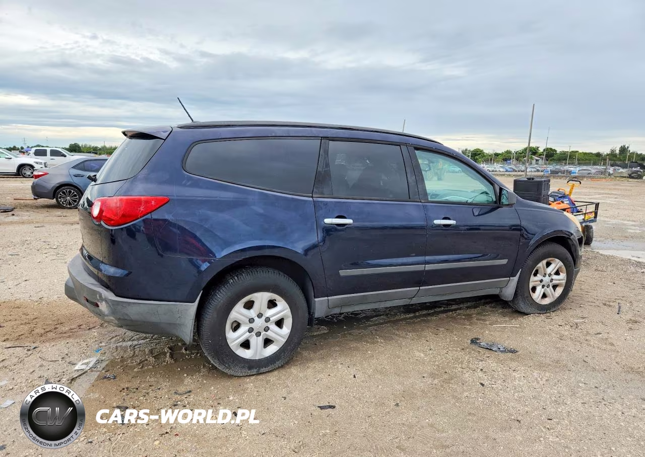 2011 Chevrolet Traverse Ls VIN:1GNKRFED0BJ195518 - 3
